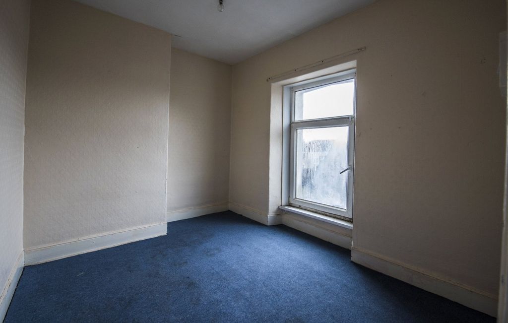 Property photo 2 of 11 Picture No. 02