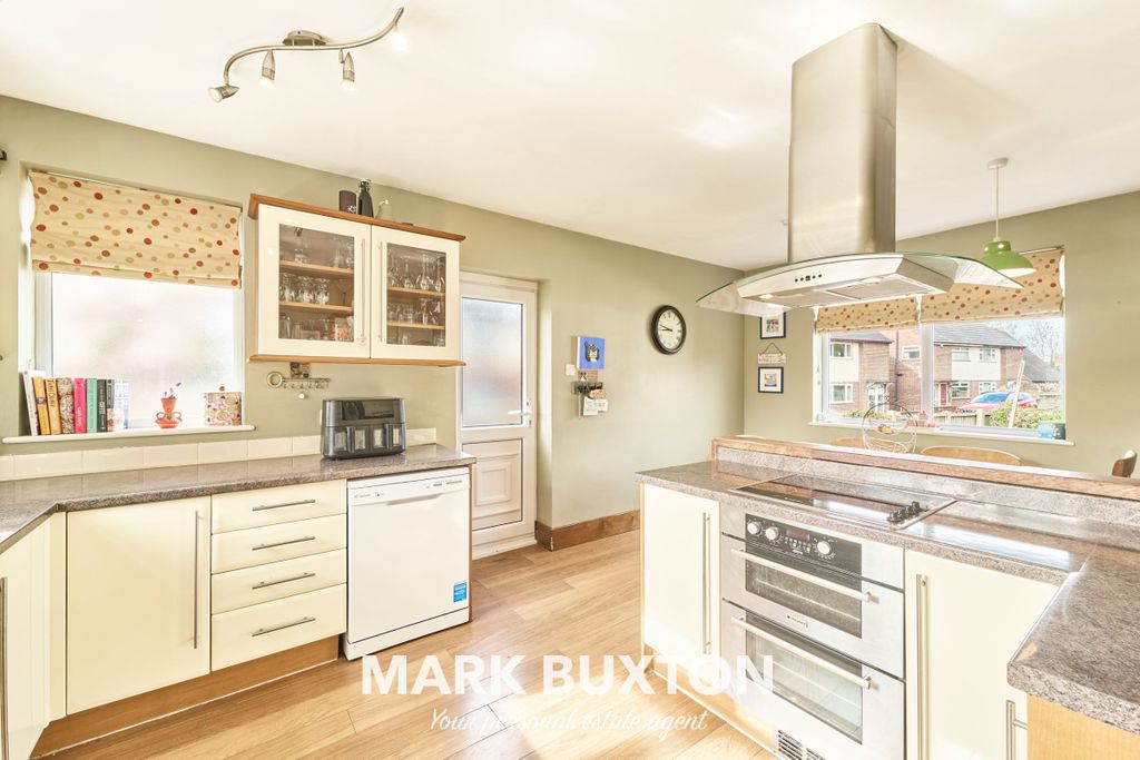 Property photo 3 of 33