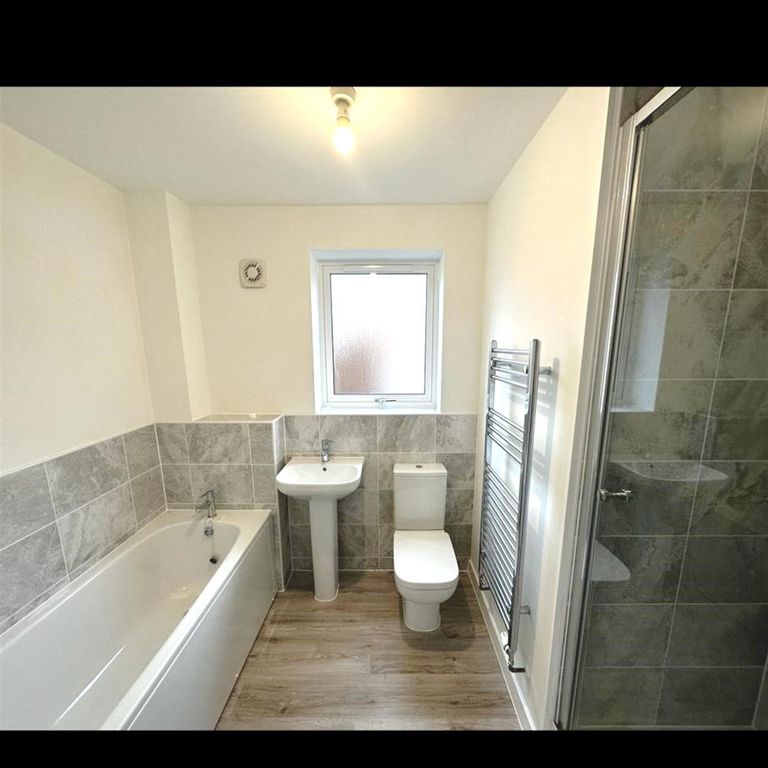 Property photo 3 of 8 74 Newman Square Bathroom.Png