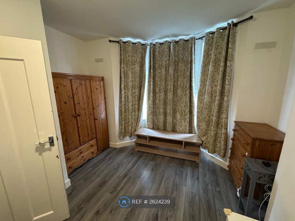 Property photo 3 of 11 Bedroom