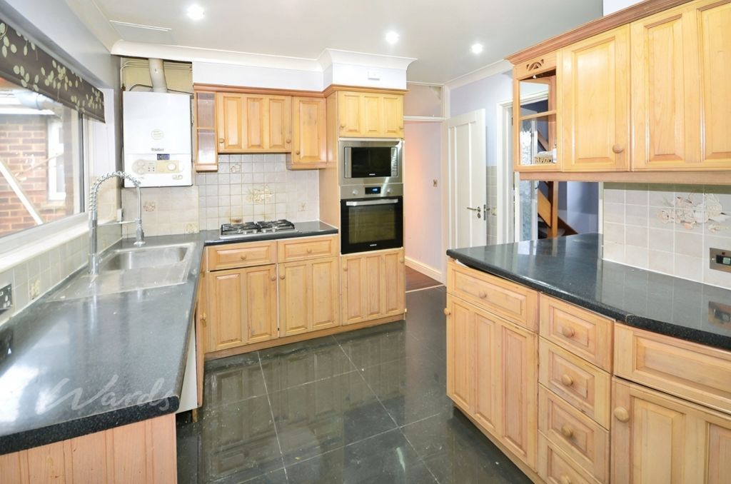 Property photo 2 of 8 Elaine Kitchen