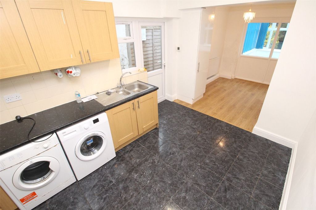 Property photo 3 of 12 Picture No. 06
