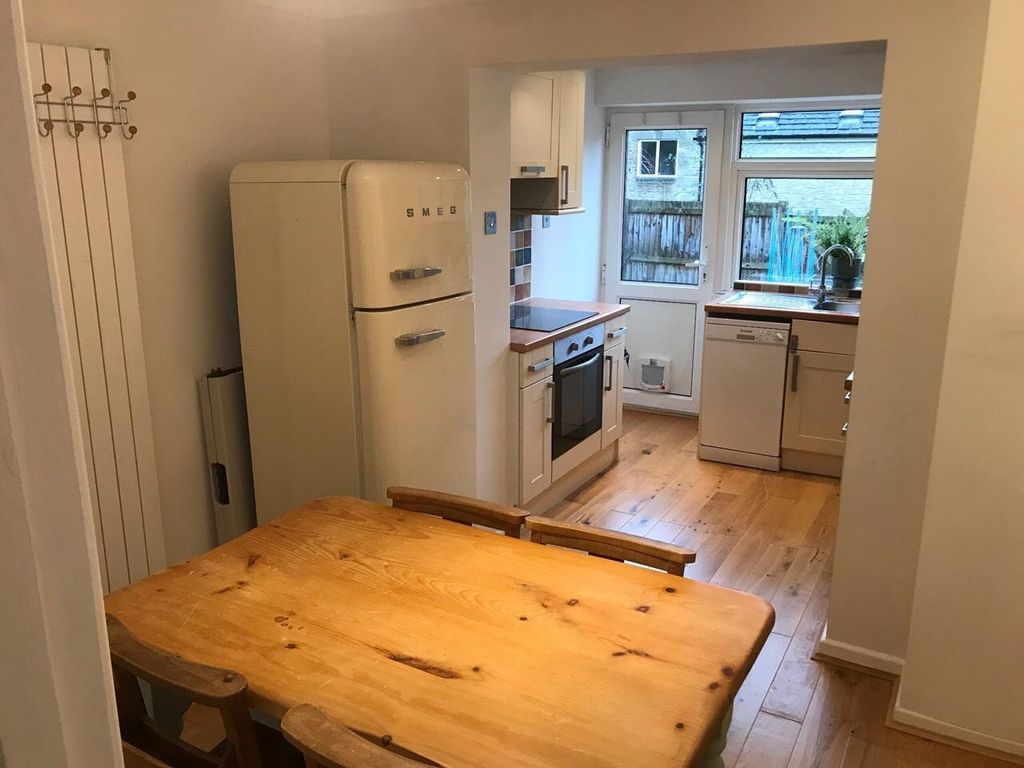 Property photo 2 of 10 3 Churchhill Way - Kitchen.Jpg