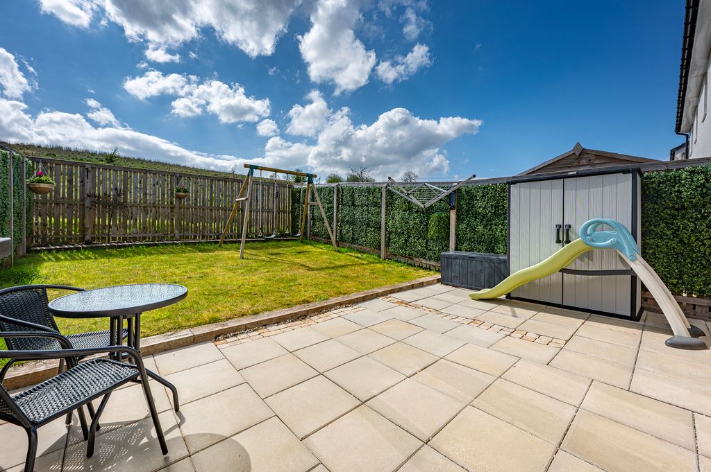 Property photo 2 of 38