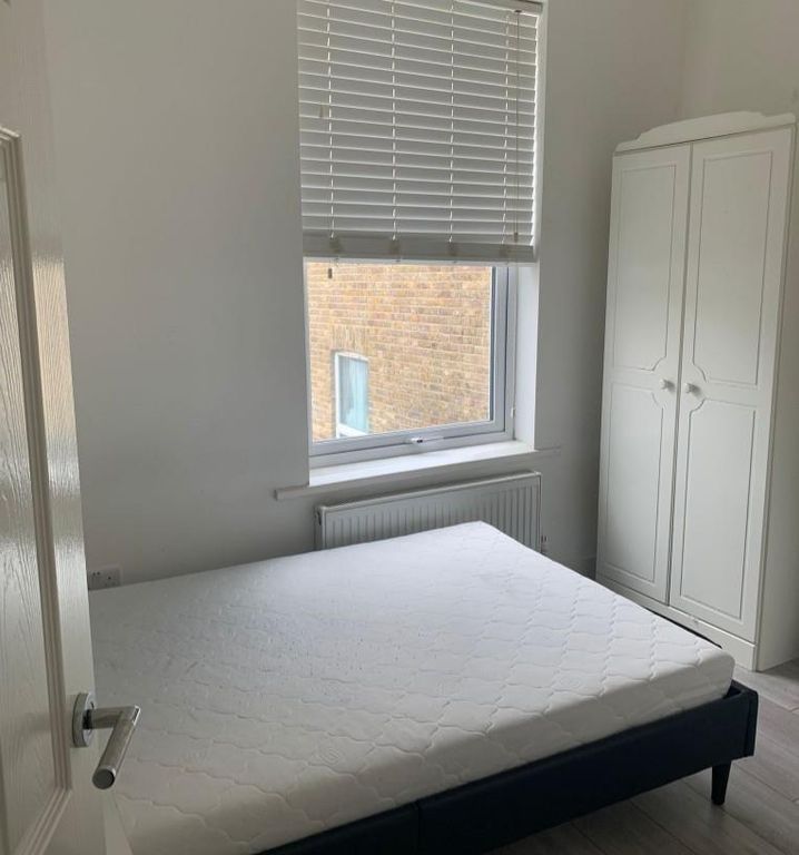 Property photo 3 of 9 Bedroom