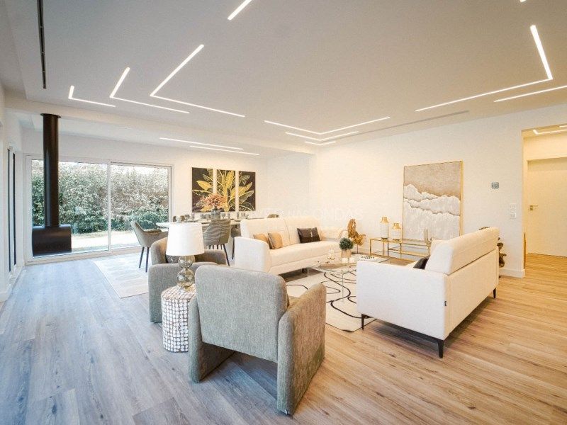 Property photo 1 of 40