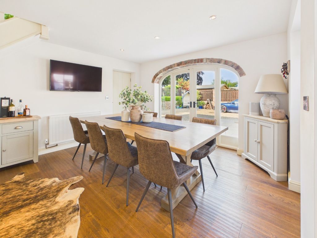 Property photo 3 of 27 4654418
