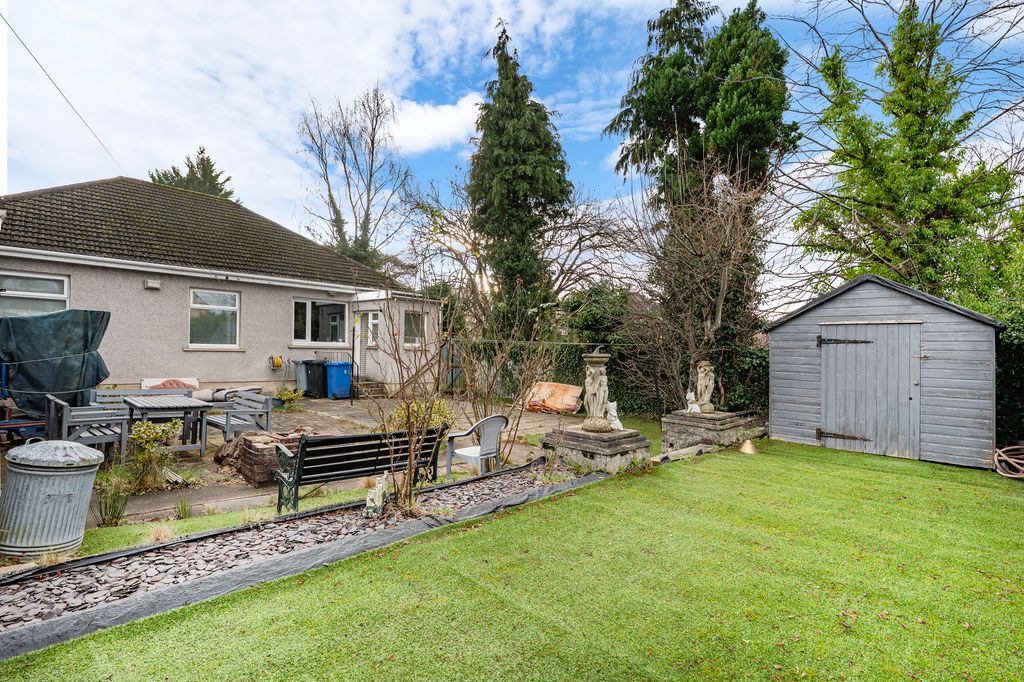 Property photo 2 of 32