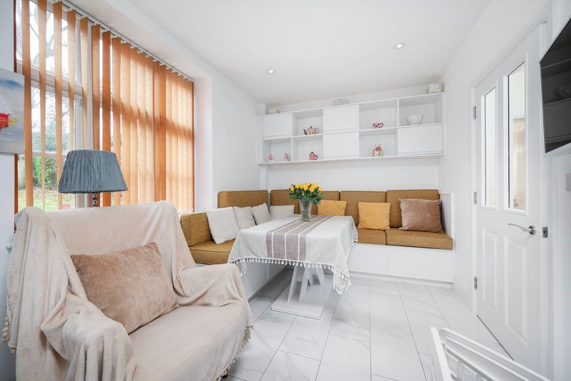 Property photo 3 of 19 Photo 9