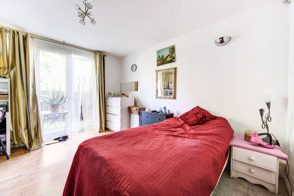 Property photo 3 of 10