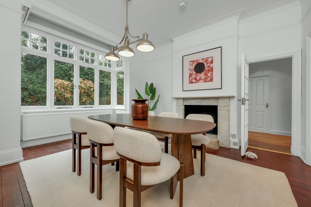 Property photo 2 of 22 Dining Room