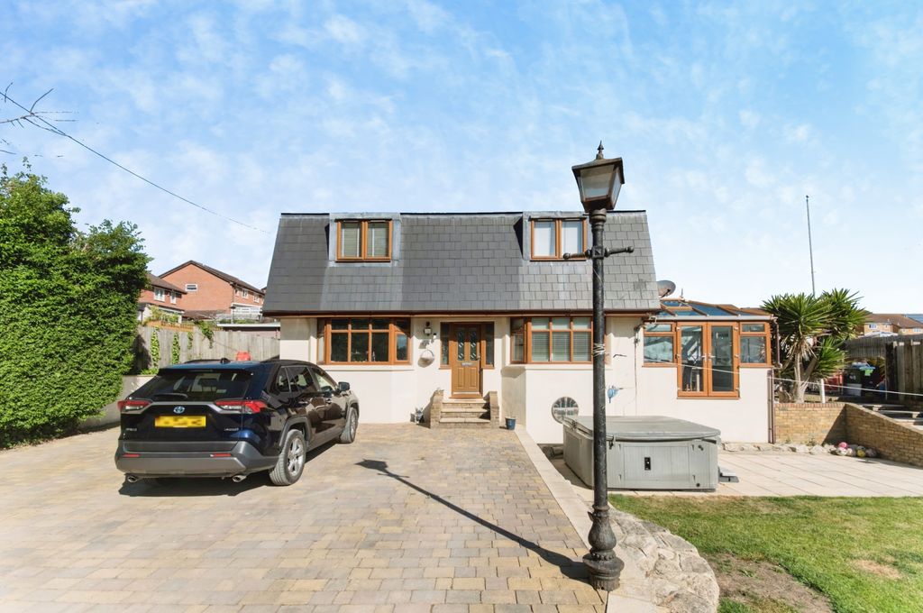 Property photo 1 of 30