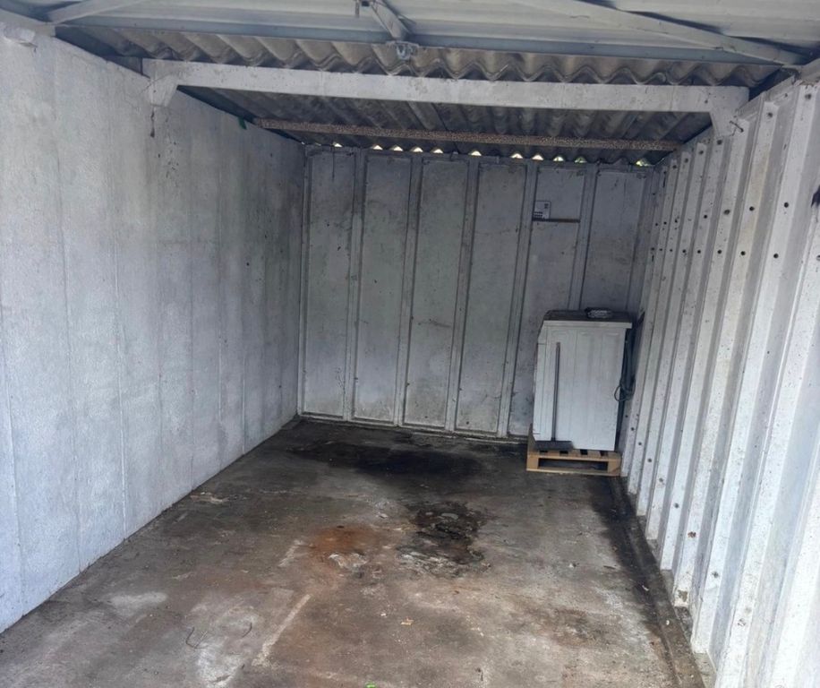 Property photo 2 of 2 Photo 3