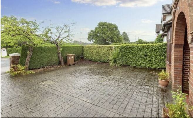 Property photo 2 of 22