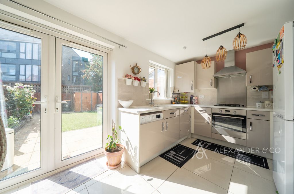 Property photo 3 of 15 B3F1A9Af-43A1-490...