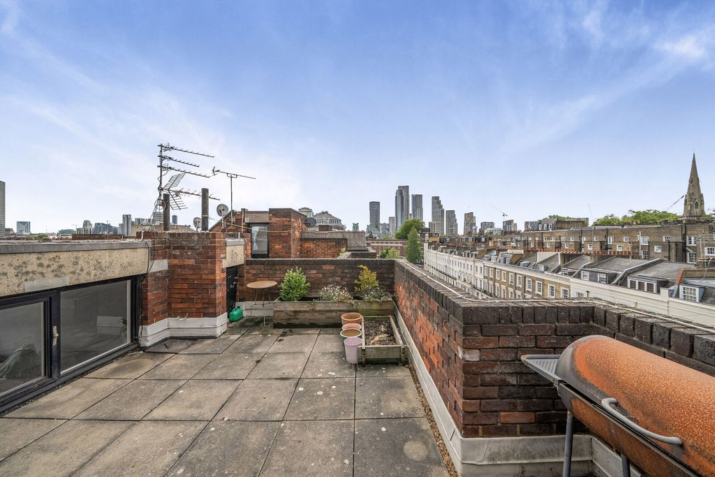Property photo 3 of 24