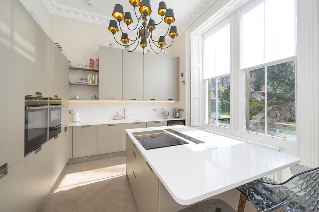 Additional image 10 of 4 bed flat for saleGlencairn Crescent, Edinburgh EH12