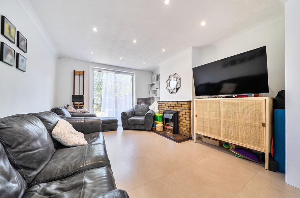 Property photo 2 of 12 Davidson Frost-Wellings, Dfw, Sandymount Avenue, S