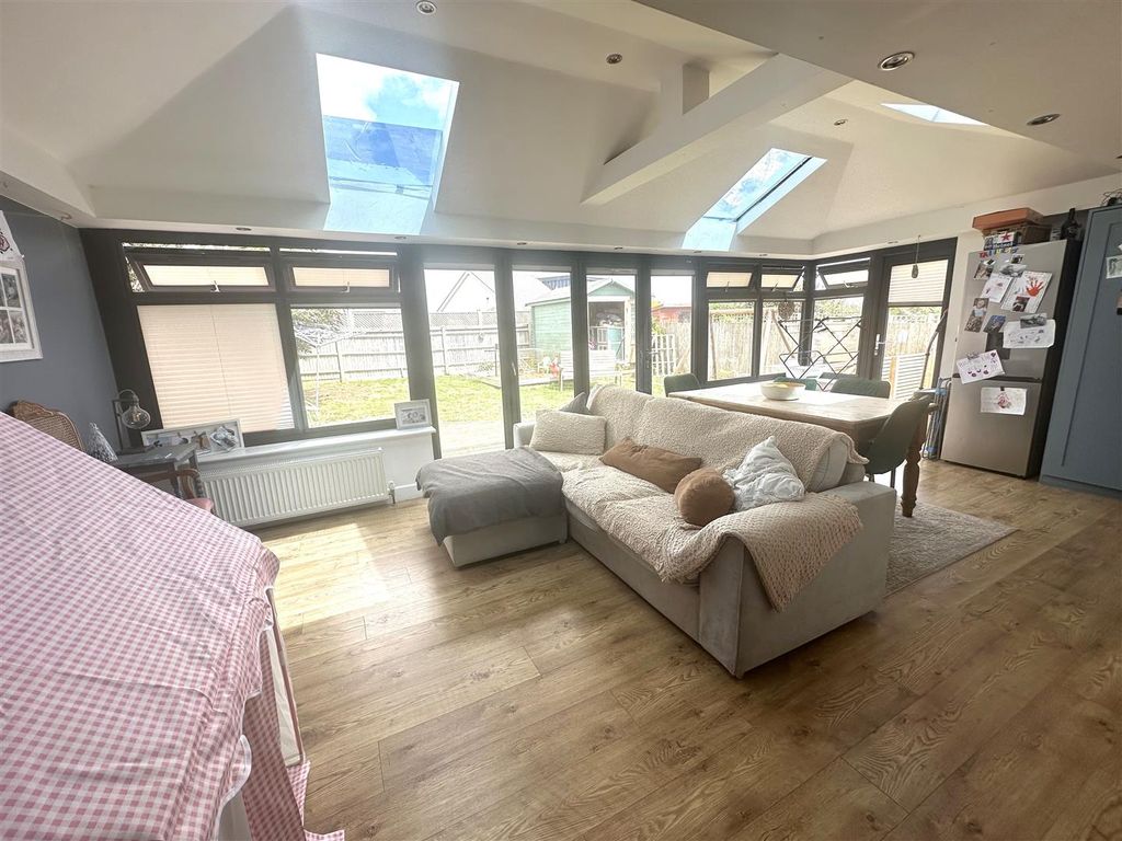 Property photo 3 of 14 Open Plan