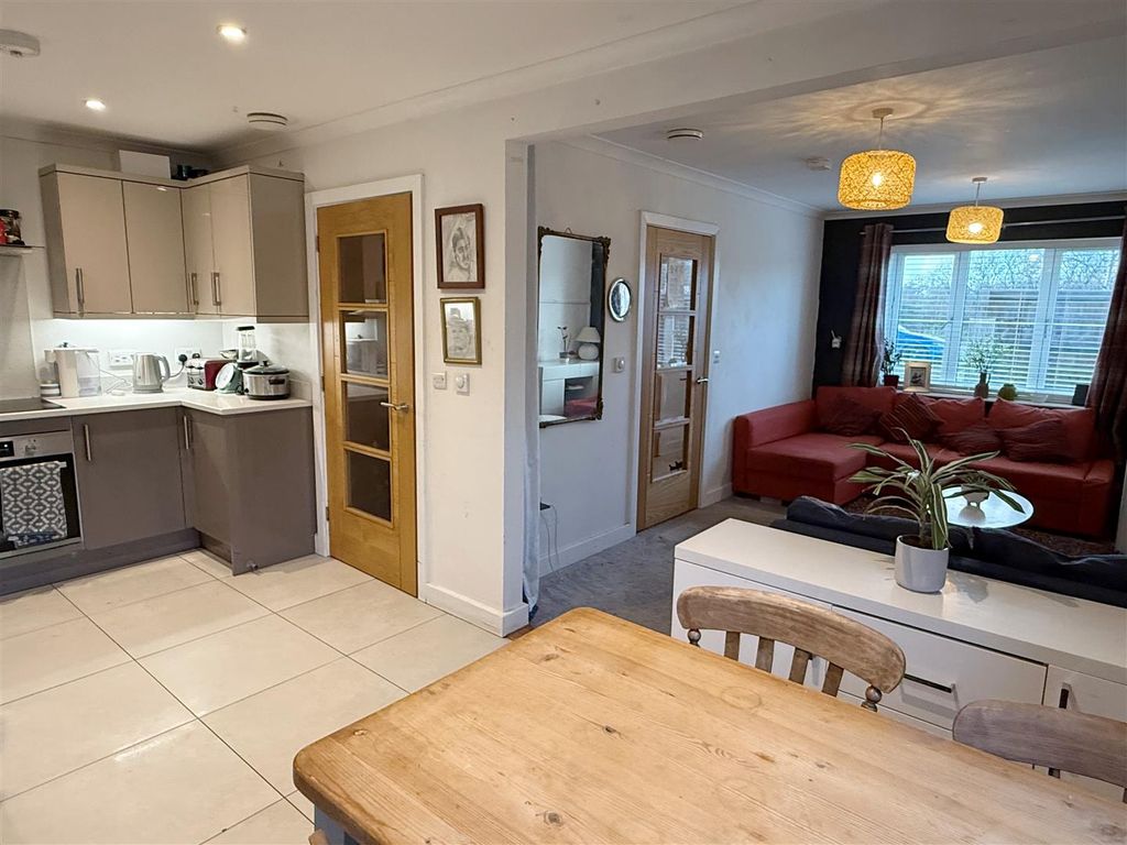 Property photo 2 of 19 Break - Kitch - Sitt 1.Jpg