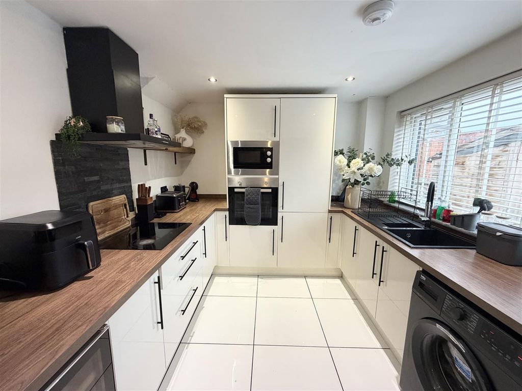 Property photo 2 of 14 Kitchen Diner