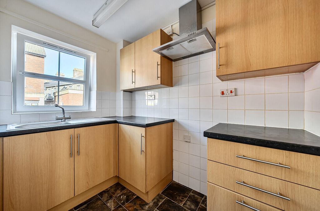 Property photo 3 of 12 Kitchen