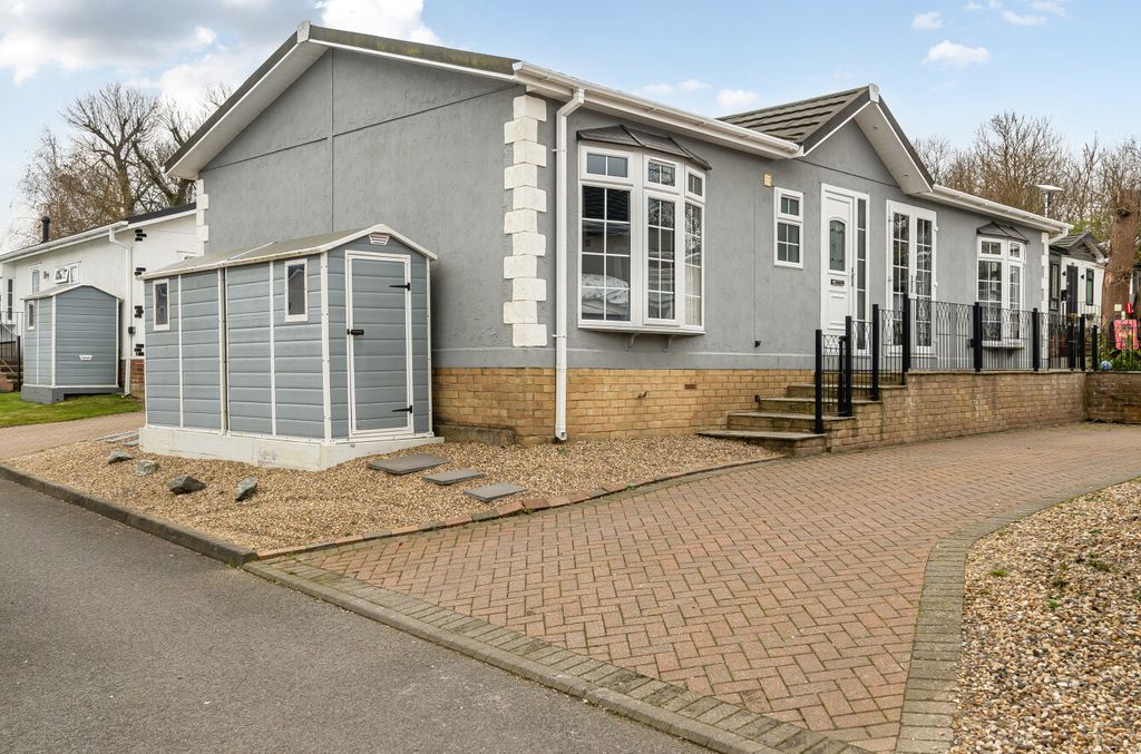 Property photo 3 of 70 Front