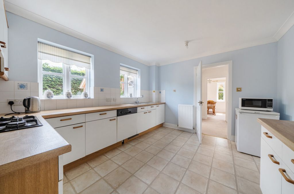 Property photo 3 of 16 1334711-18-68920E...