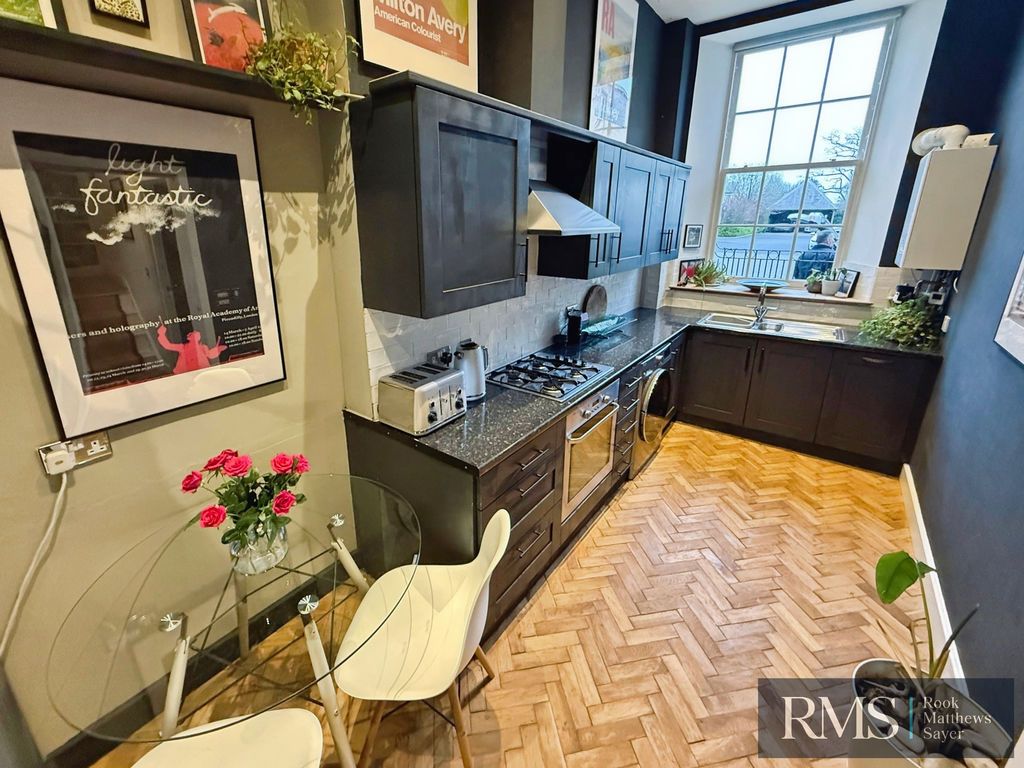 Property photo 3 of 14 Photo 9