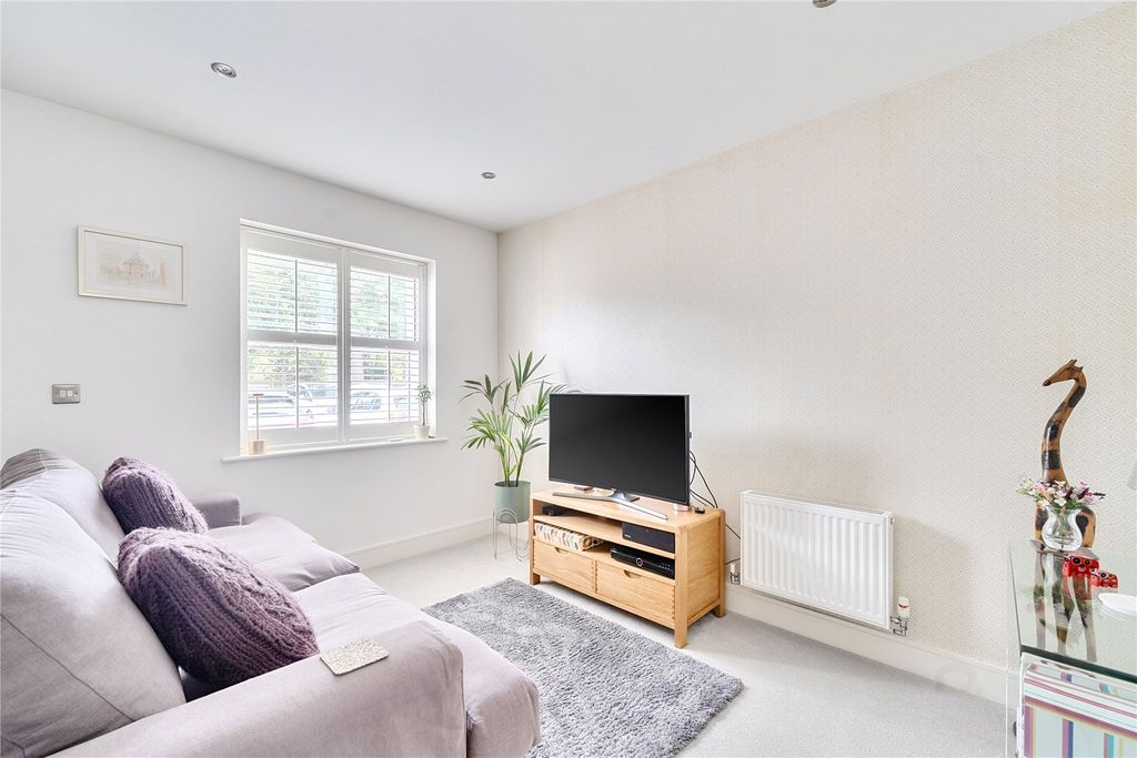 Property photo 2 of 12 Picture No. 15