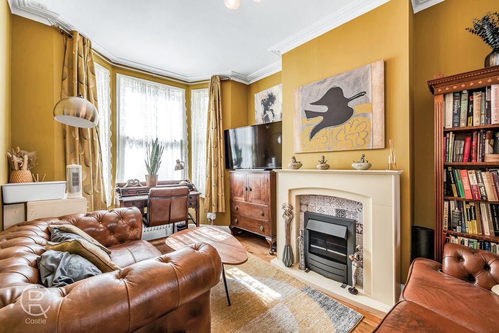 Property photo 3 of 16