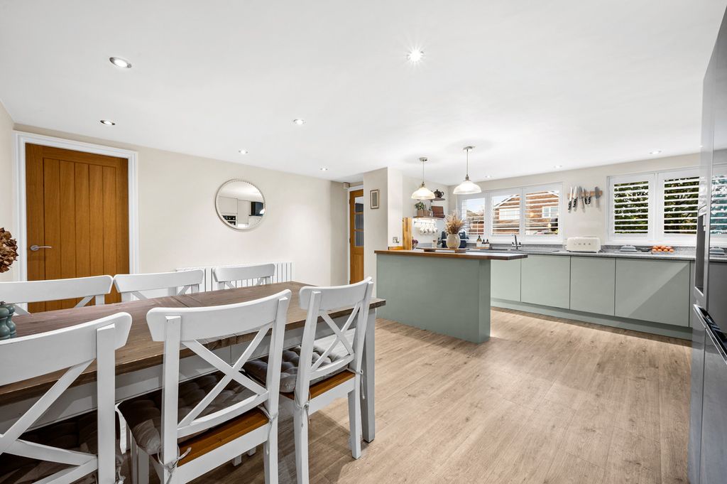 Property photo 3 of 29