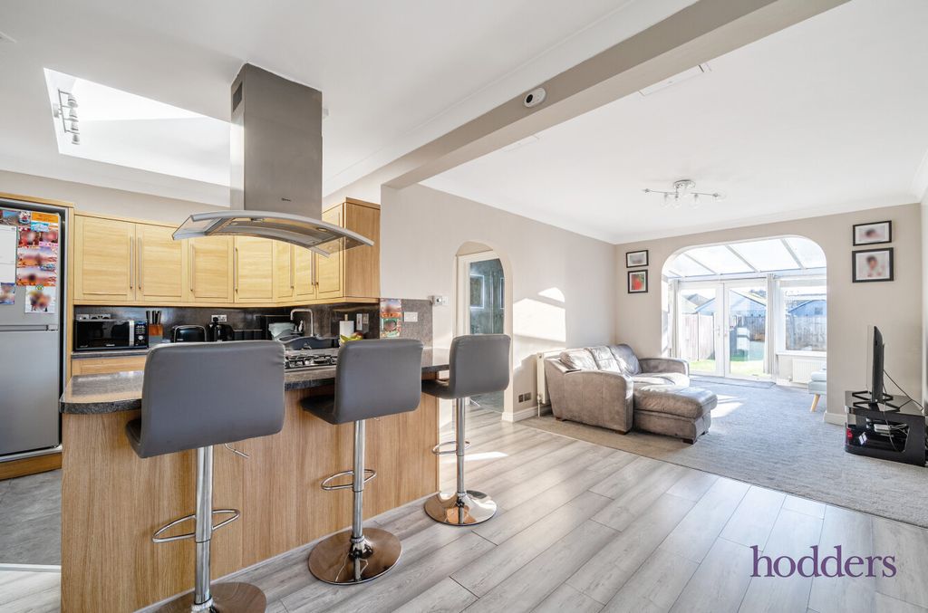 Property photo 2 of 18 22A8c9d1-71Db-4c0...