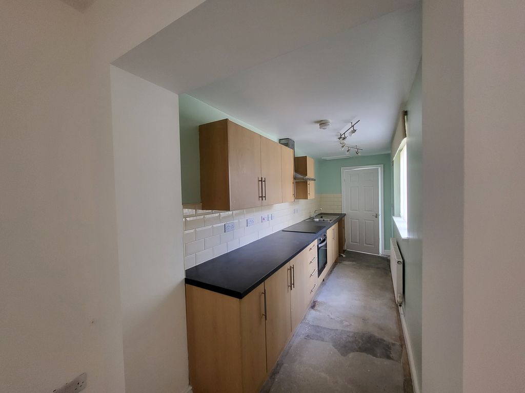 Property photo 2 of 8 Kitchen