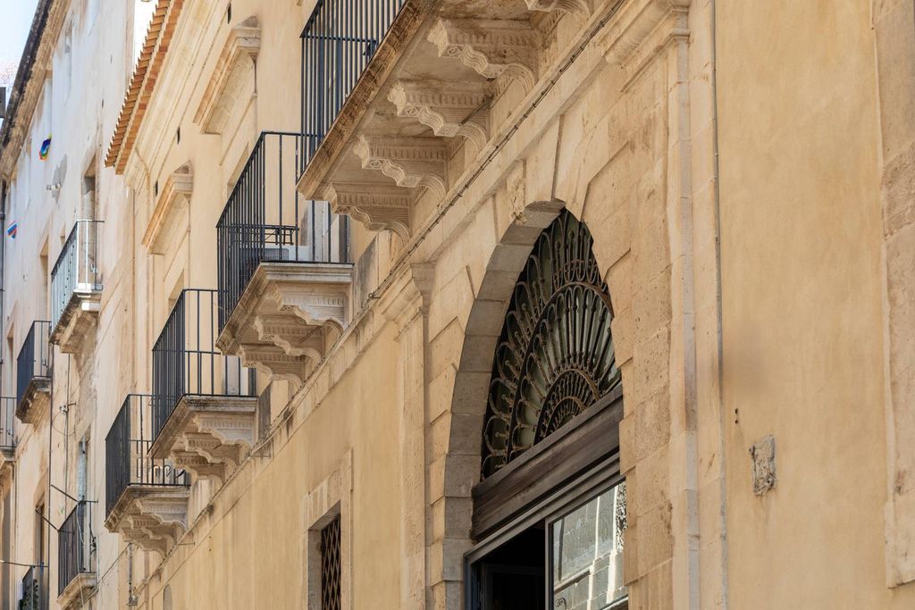 Property photo 1 of 29