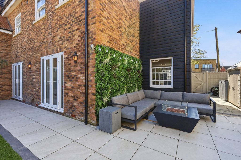 Property photo 2 of 20 Picture No. 30