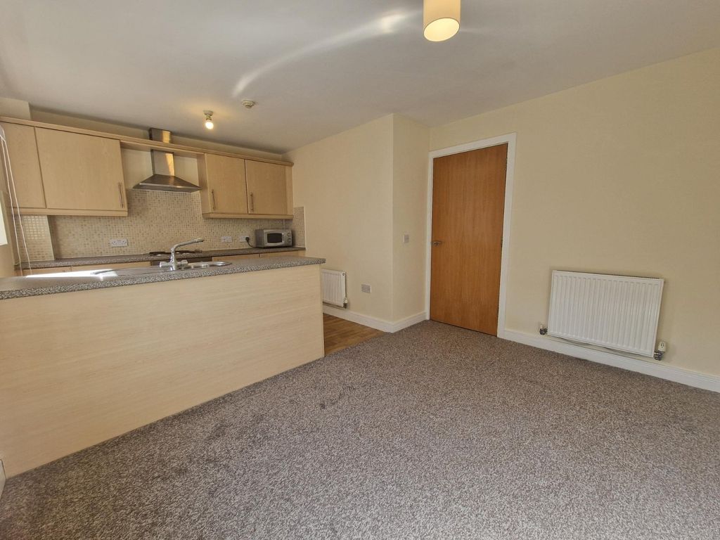 Property photo 3 of 6 Picture No. 11
