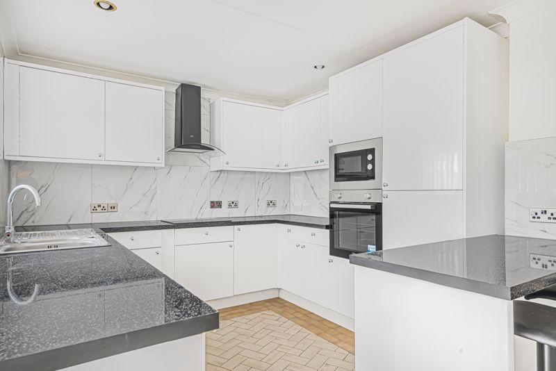Property photo 3 of 22 Kitchen