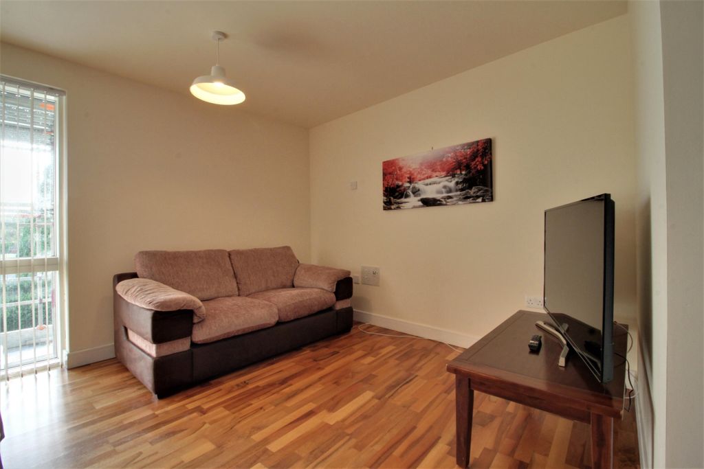 Property photo 3 of 11
