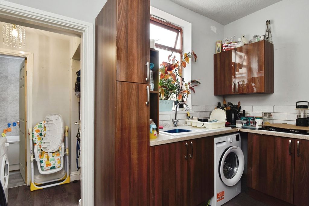 Property photo 3 of 15 Photo