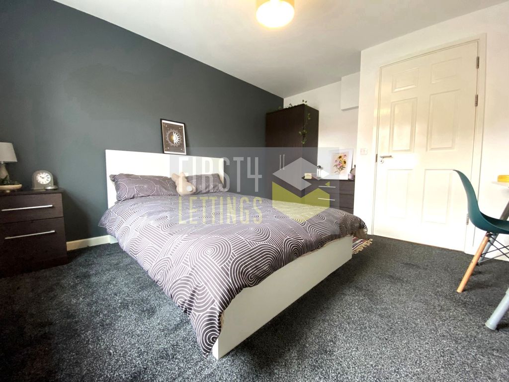 Property photo 3 of 19 Photo 7