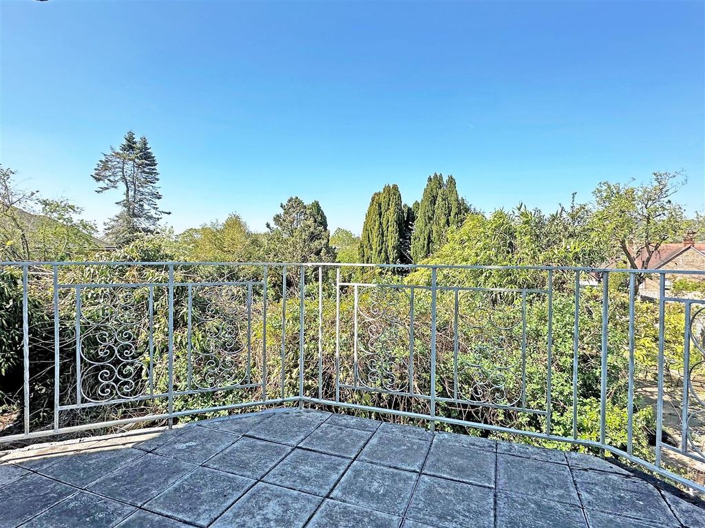 Property photo 2 of 14