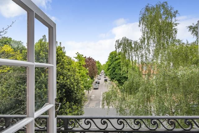 Property photo 3 of 11 Balcony
