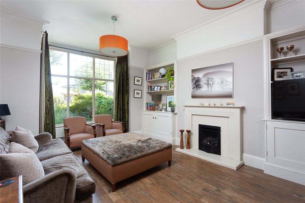 Property photo 2 of 16 Sitting Room