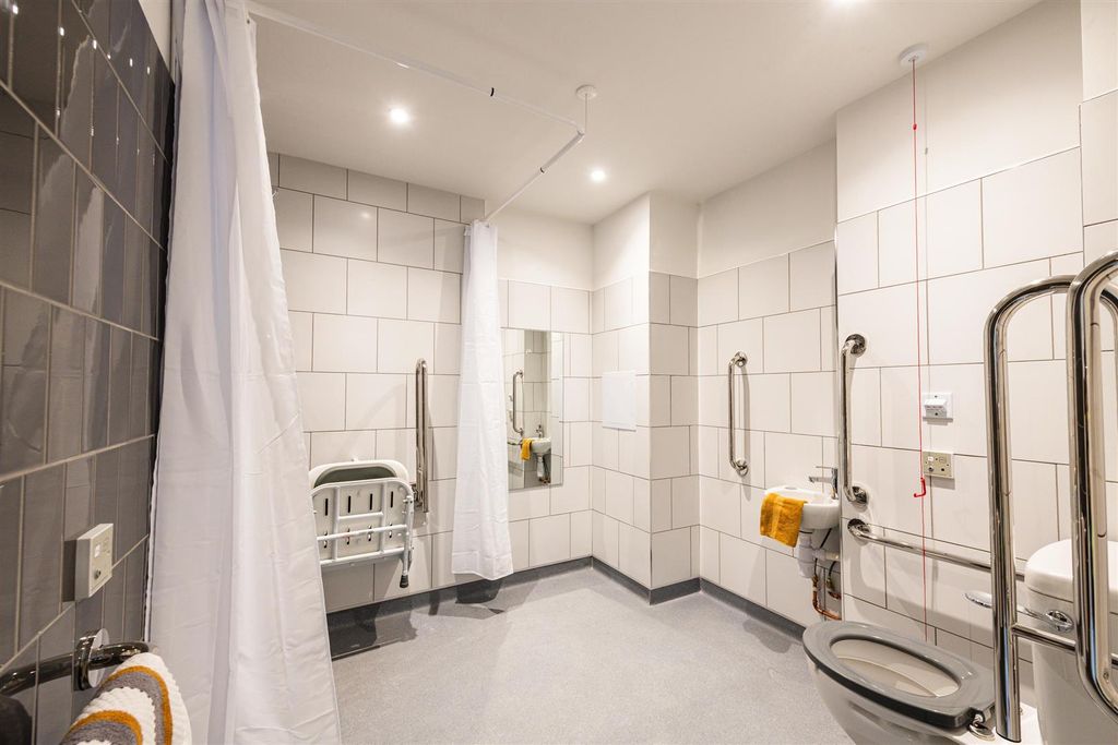 Property photo 1 of 38