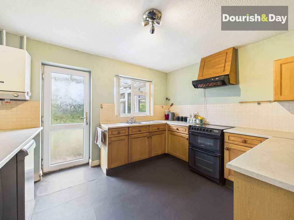 Property photo 3 of 16 Kitchen