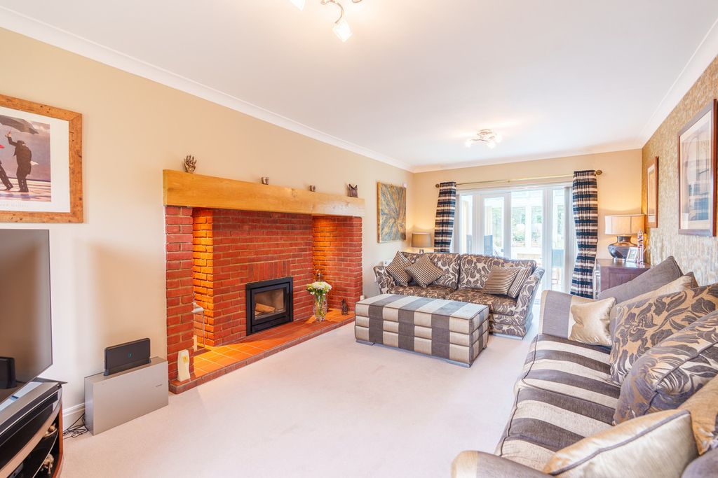 Property photo 3 of 17