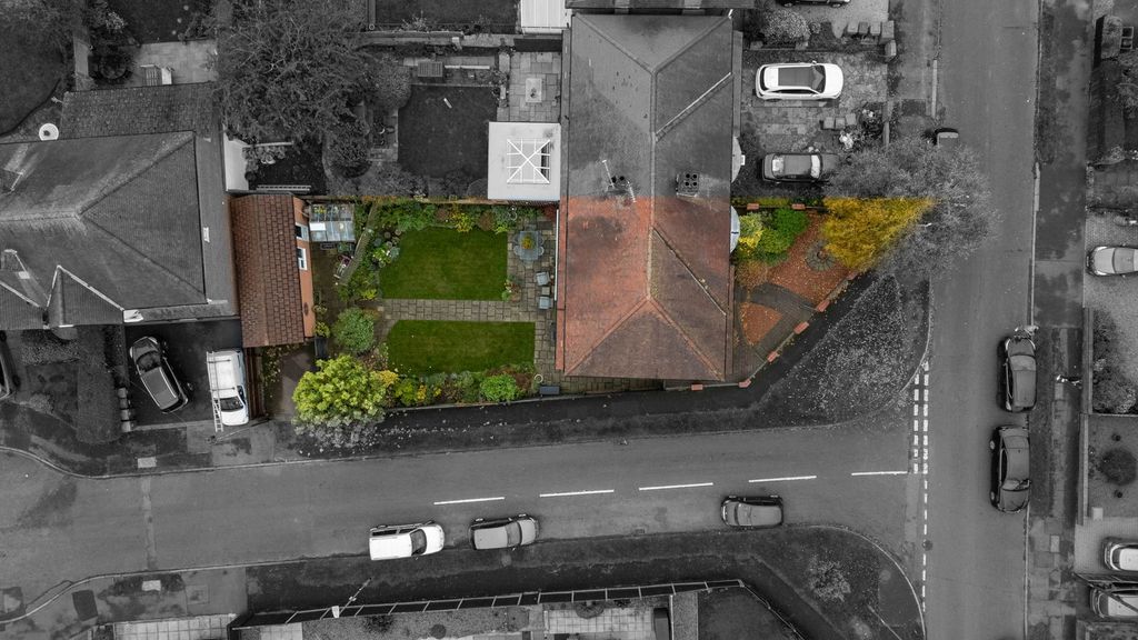 Property photo 2 of 31