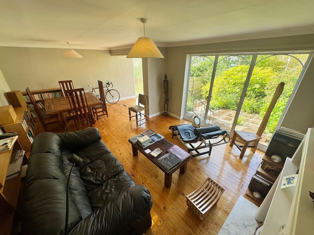 Property photo 3 of 15 Photo 7