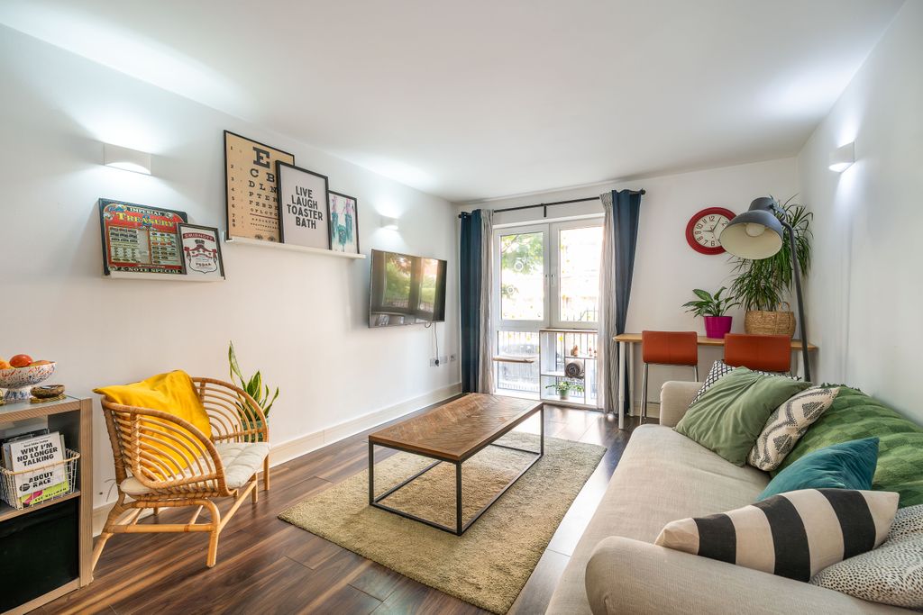 Property photo 1 of 11